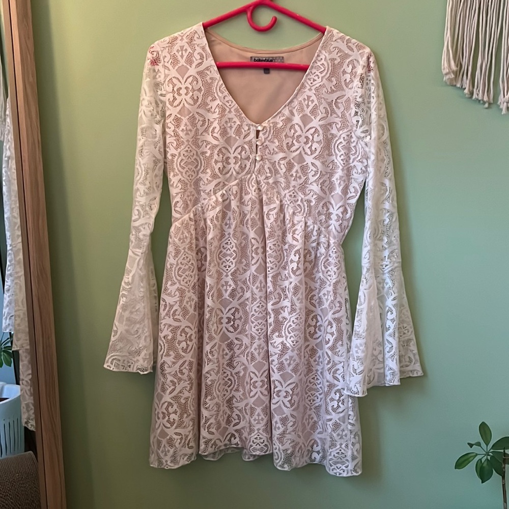 White long sleeve dress